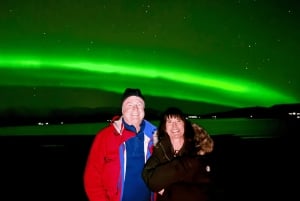 Reykjavik: 4x4 Northern Lights with Pastries & Hot Cocoa