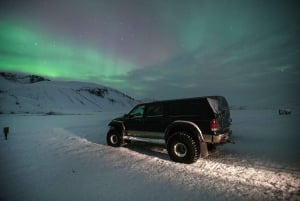 Reykjavik: Northern Lights Super Jeep Tour