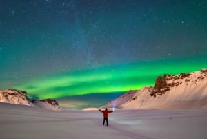 Reykjavik: Northern Lights Tour by 4x4 Sprinter