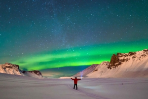 Reykjavik: Northern Lights Tour by 4x4 Sprinter