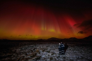 Reykjavik: Northern Lights Tour with Private Photographer