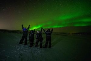 Reykjavik: Northern Lights Tour with Private Photographer