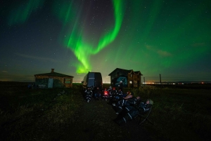Reykjavik: Northern Lights Tour with Private Photographer