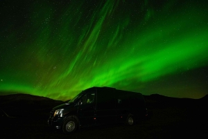 Reykjavik: Northern Lights Tour with Private Photographer