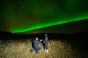 Reykjavik: Northern Lights Tour with Private Photographer