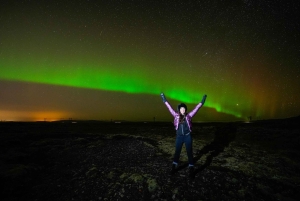 Reykjavik: Northern Lights Tour with Private Photographer