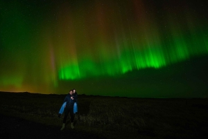 Reykjavik: Northern Lights Tour with Private Photographer