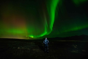 Reykjavik: Northern Lights Tour with Private Photographer