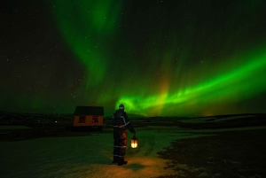 Reykjavik: Northern Lights Tour with Private Photographer