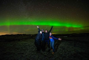 Reykjavik: Northern Lights Tour with Private Photographer