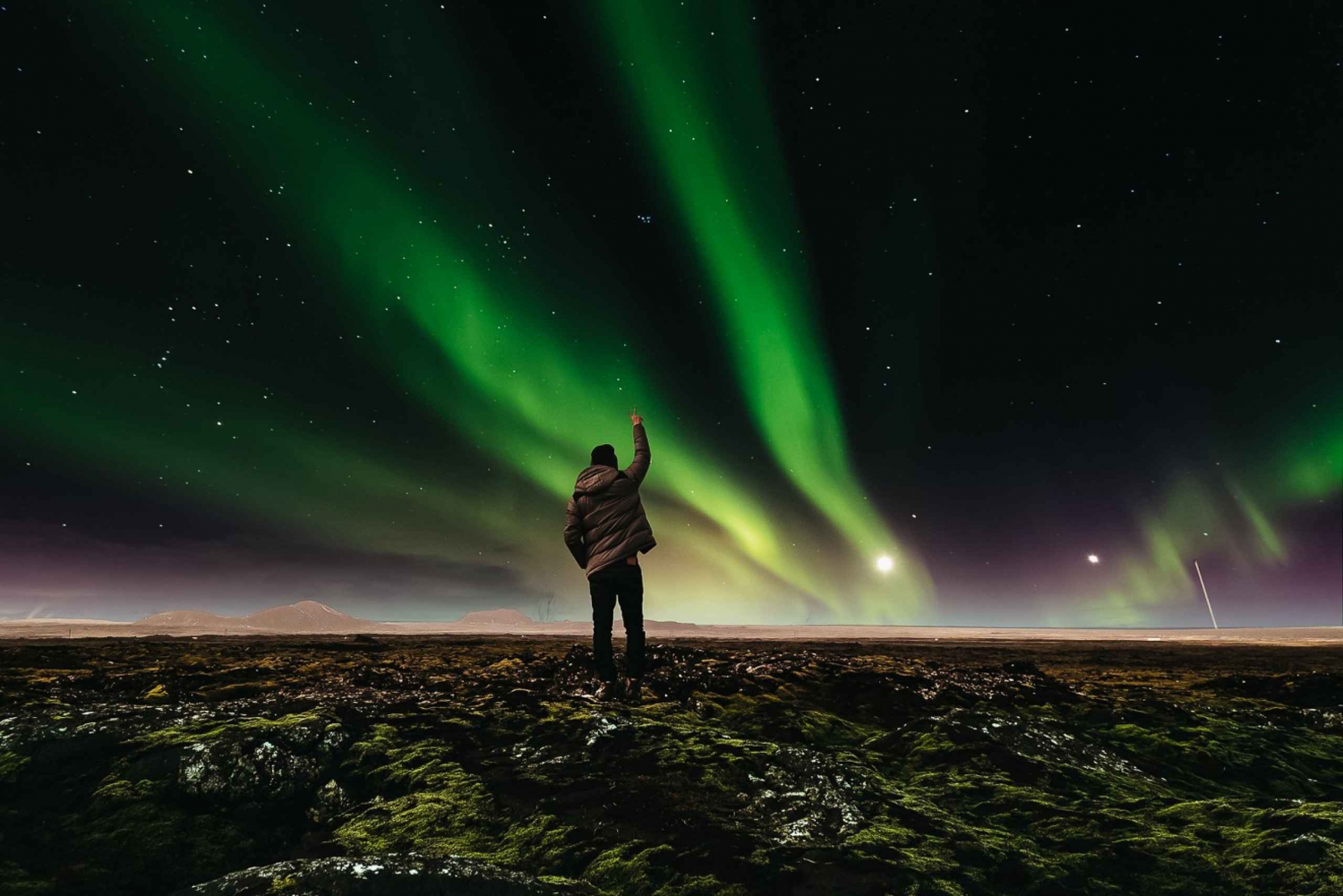 Reykjavik: Premium Northern Lights Tour with Free Photos