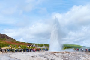 Reykjavík: Private Golden Circle Tour in Multiple Languages