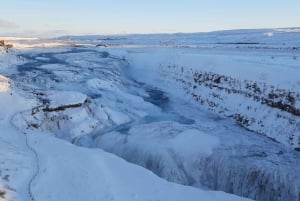 Reykjavik : Private Golden Circle Tour with Secret Lagoon