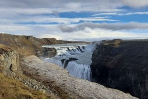 Reykjavik : Private Golden Circle Tour with Secret Lagoon