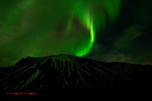 Northern Lights & Hot Choco: Private 4x4 Tour from Reykjavik
