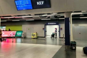 レイキャヴィーク：ケプラヴィーク空港（KEF）との間のプライベート送迎サービスをご利用いただけます