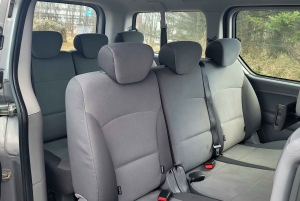 レイキャヴィーク：ケプラヴィーク空港（KEF）との間のプライベート送迎サービスをご利用いただけます