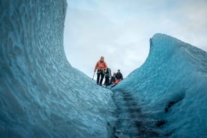 Reykjavik/Sólheimajökull: Jäätikkövaellus ja jääkiipeilyretki