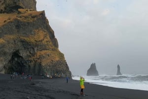 Reykjavik: Wild South Waterfalls, Black Beach & Glacier Hike