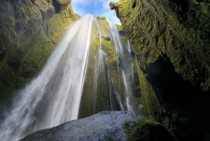 Reykjavik: Wild South Waterfalls, Black Beach & Glacier Hike