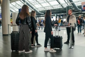 Keflavik Airport: Roundtrip Transfer to/from Reykjavik