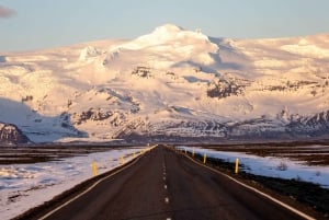 En coche: Géiseres, Glaciares y Cascadas (6 días)