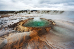 Guida autonoma: Geyser, ghiacciai e cascate (6 giorni)