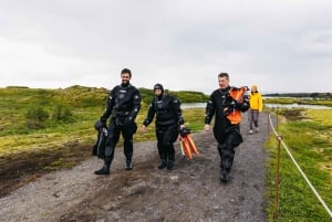 Silfra: Fissure Snorkeling Tour with Underwater Photos