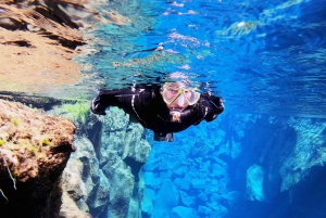 シルフラ：レイダレンディ溶岩洞窟探検＆シュノーケリングツアー（写真付き）