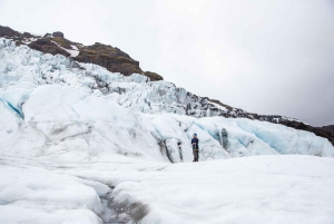 Skaftafell: Vatnajökullin jäätikkövaellus pienryhmille (kohtalainen)