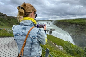 Liten grupp: Gyllene cirkeln och Friðheimar från Reykjavík