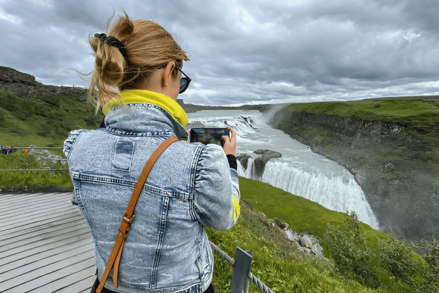 Kleine groep in het Spaans: Gouden Cirkel 7 stops vanaf Reykjavik