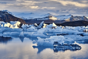 Zuidkust van IJsland: 2-Daagse Blauwe IJsgrot & Jokulsarlon Tour