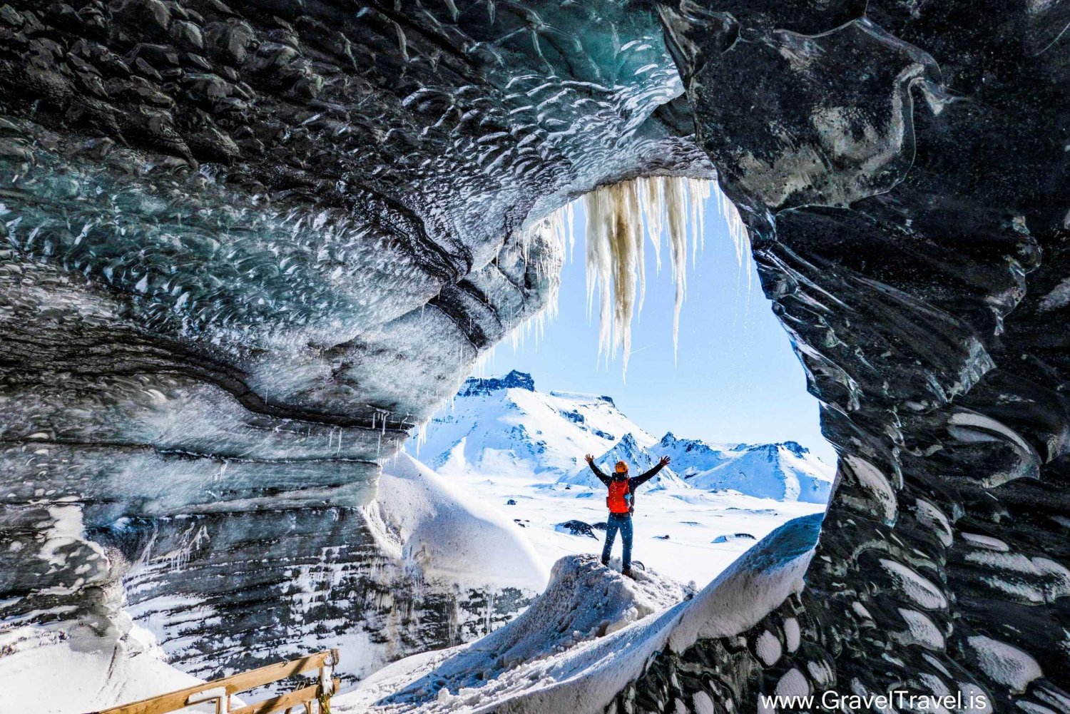 Ice-Cave-Exploration