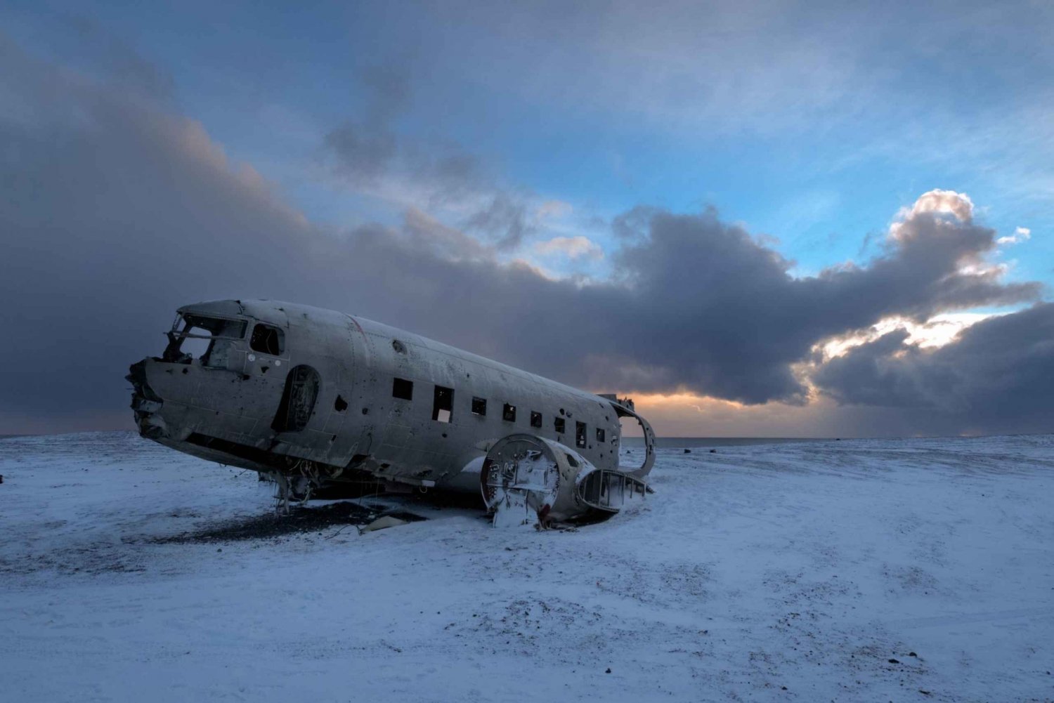From Reykjavik: South Coast Tour & DC-3 Plane Wreck