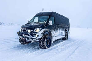 Superjeep: Złoty Krąg i wyprawa skuterem śnieżnym