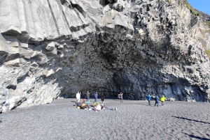 The Glacial Gems Private Tour: South Coast & Diamond Beach