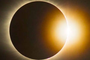 Totale zonsverduistering 2026: tour vanuit Reykjavík in kleine groep