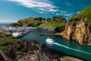 Privat rundtur på Västmannaöarna med lyxbil och färja