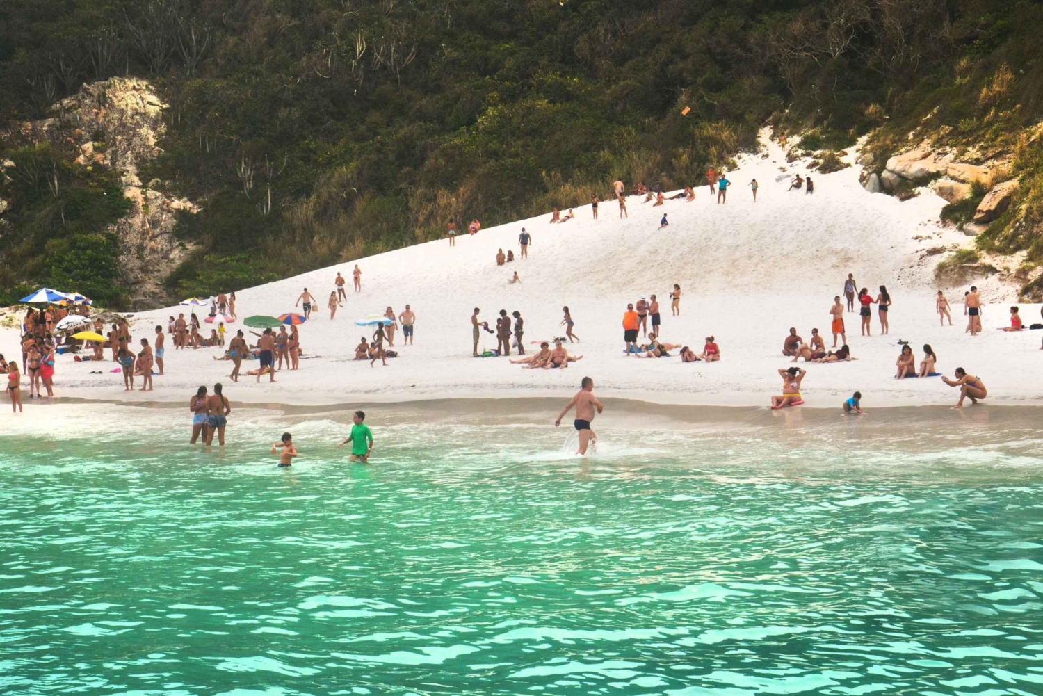 Boat tour of Arraial do cabo's beaches and natural monuments