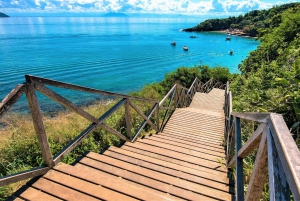 Explore Búzios: Boat Tour with Lunch (Departing from Búzios)