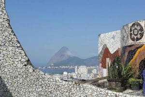Favela Tour + The Maze Rio - by Alan Denis