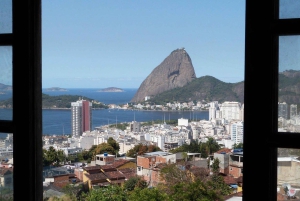 Favela Tour + The Maze Rio - by Alan Denis