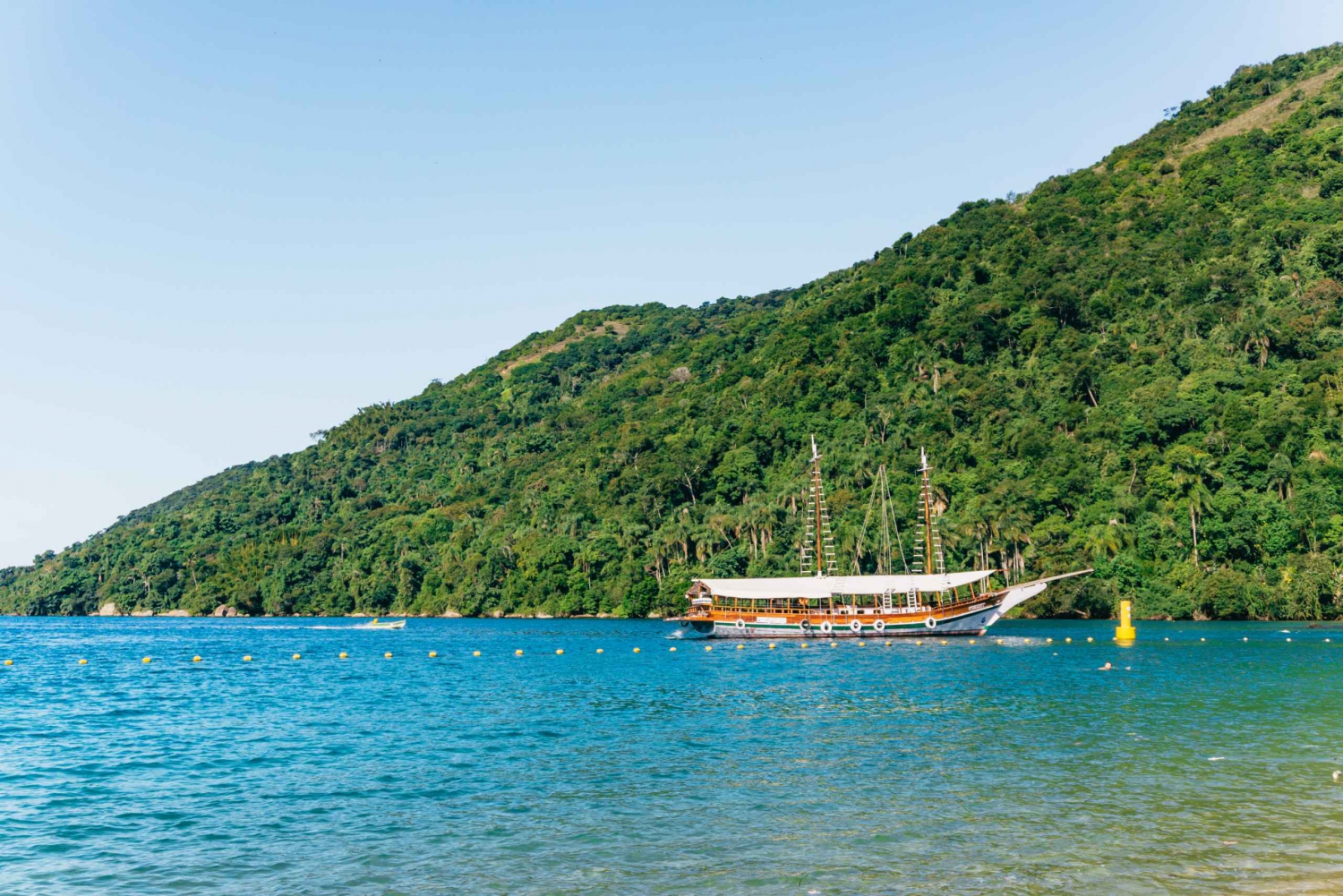 From Rio de Janeiro: Angra dos Reis Boat Trip with Lunch