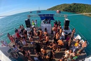 Full day tour to Búzios - Premium All Inclusive
