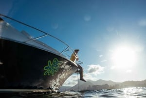 Glória: Sunset Speedboat Cruise with Drinks and Snacks