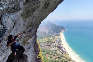 Hike to Garganta do Céu: close to the top of Pedra da Gávea