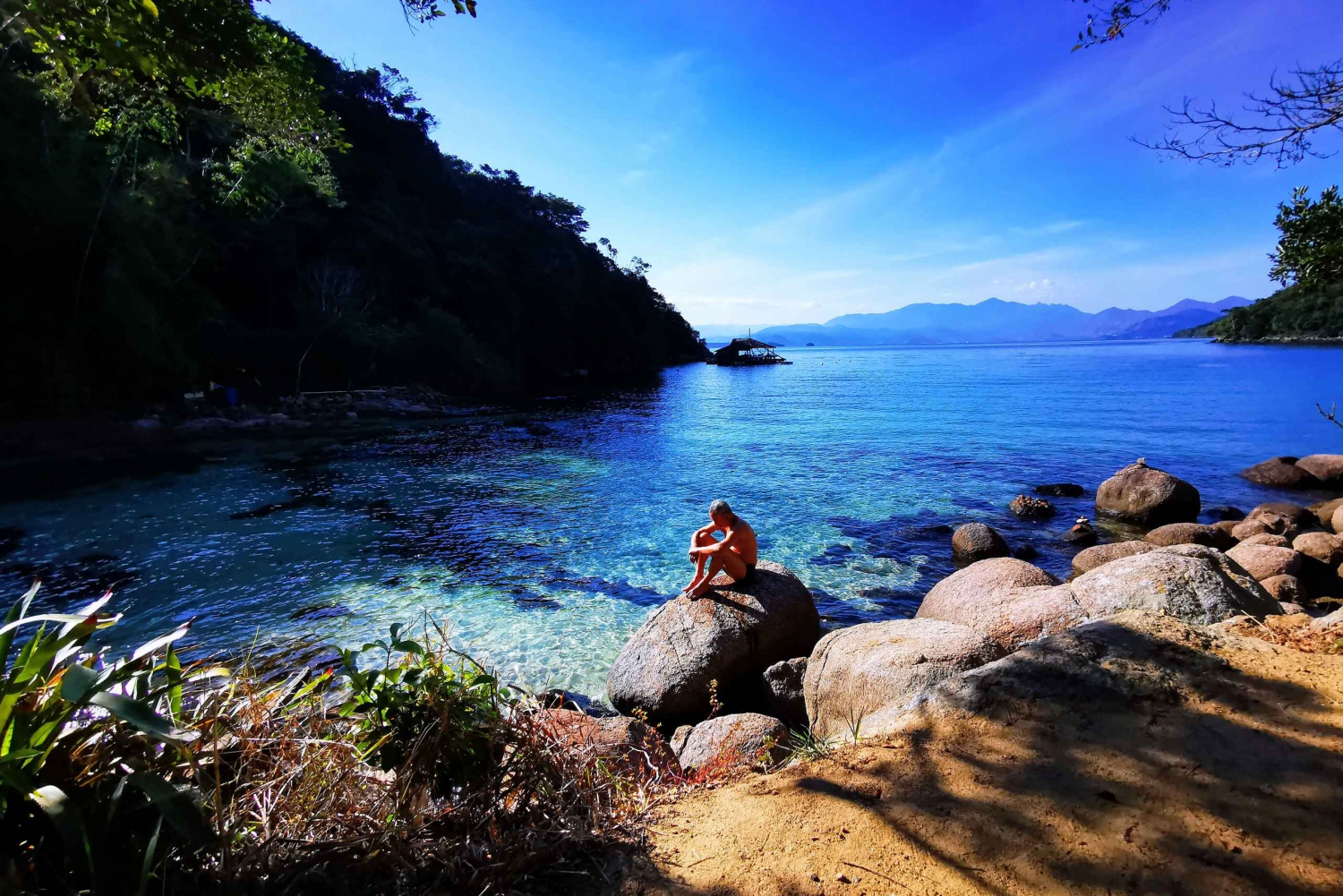 Ilha Grande: 6-Hour Speedboat Tour to Blue and Green Lagoons