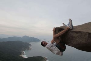Pedra do Telégrafo: Hike and Beach Exploration