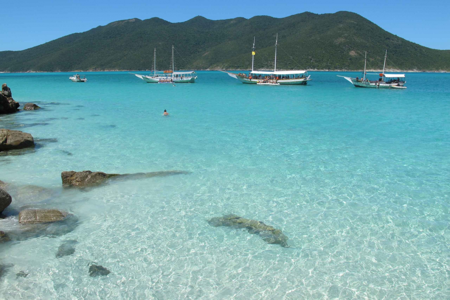 Rio: Arraial do Cabo Trip with Boat Tour with Lunch